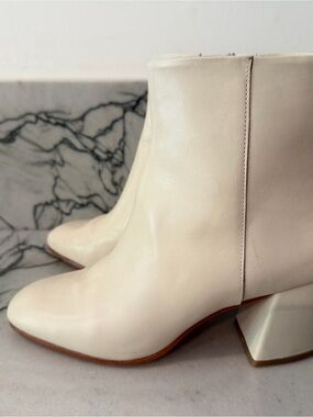 Bernardo Nola Ankle Bootie in Eggshell 8.5